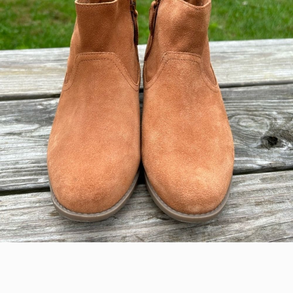Vionic Leather Ankle Booties - Picture 6 of 11